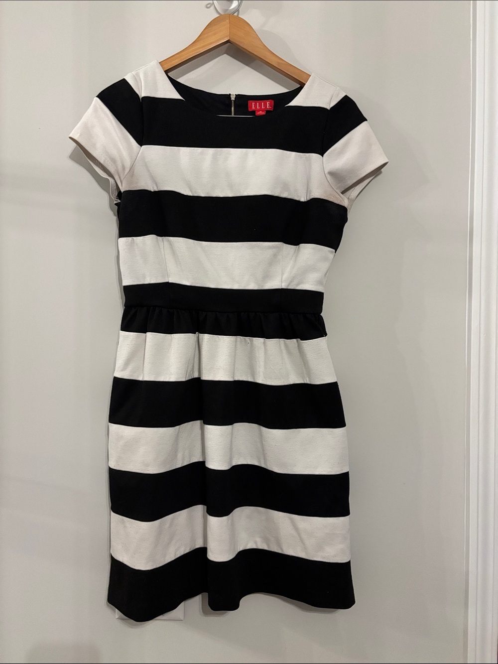 Elle Striped Dress Sz 10 GUC